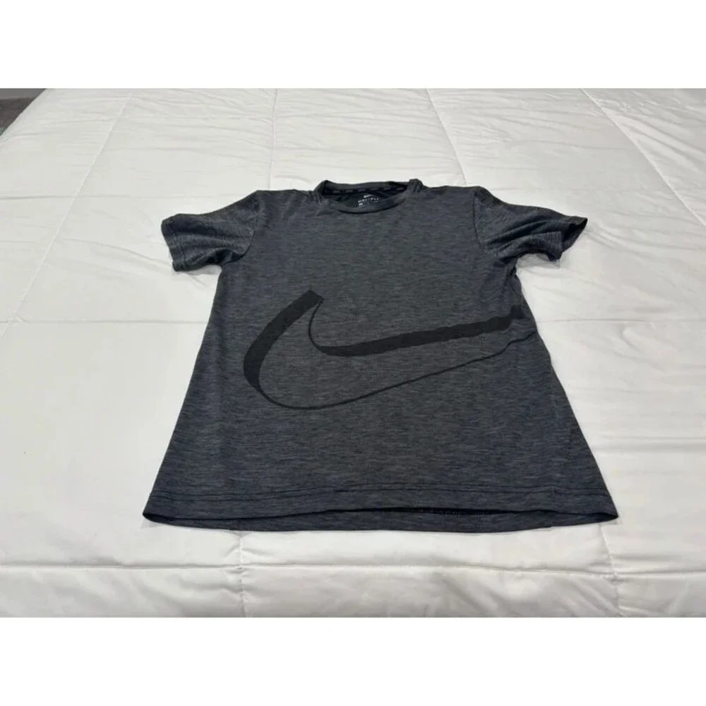Boys Nike Large (10-12) Dri-Fit Short Sleeve Athletic Shirt